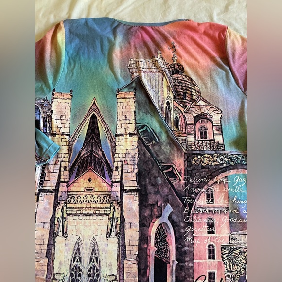 GORGEOUS graphic top - Picture 3 of 4